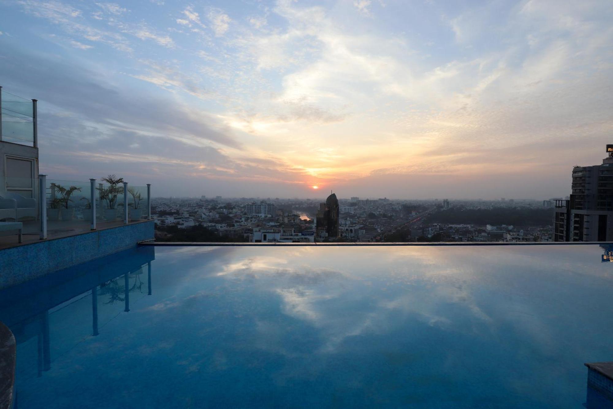 The Grand Hotel Jaipur Buitenkant foto
